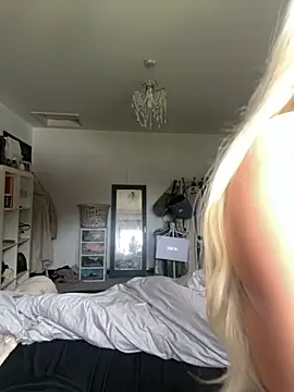 blissdimicco online show from October 26, 2025, 12:22 pm