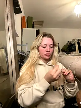 blissdimicco online show from December 1, 2025, 12:32 pm