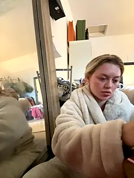 blissdimicco online show from December 4, 2025, 11:52 am