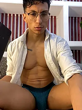 Snapshot of ApoloCruz chatting on October 19, 2025, 2:12 am ApoloCruz online show from October 19, 2025, 2:12 am