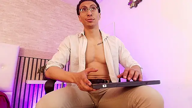 ApoloCruz online show from December 5, 2025, 4:21 am