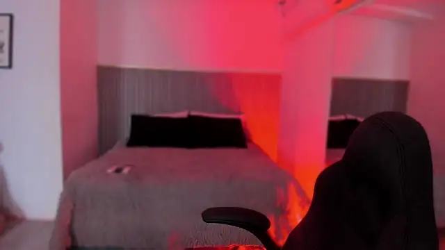 bonnieAn online show from November 22, 2025, 11:53 am