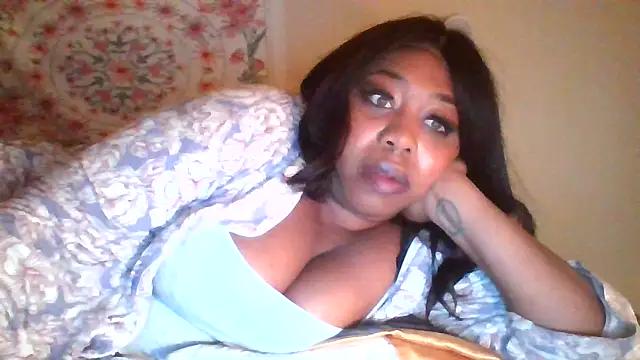 angeliquebelcali online show from November 10, 2025, 7:07 am