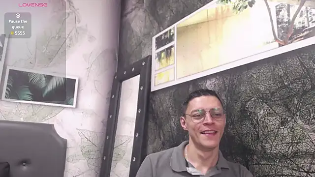 Frank Millers online show from March 21, 2025, 7:24 pm