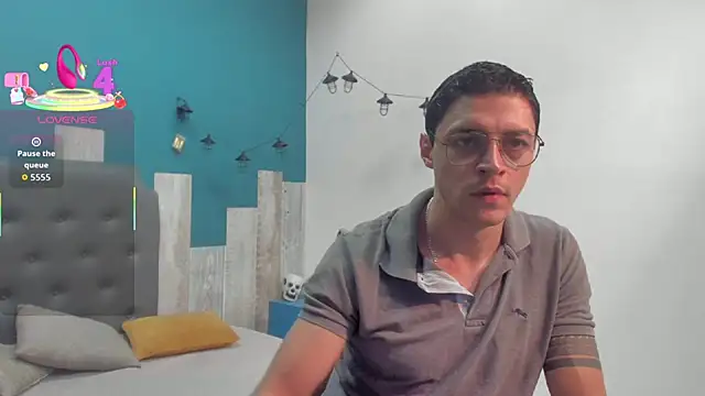 Frank Millers online show from October 15, 2025, 7:36 pm