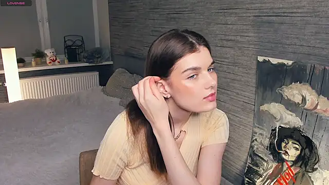 FloraDobb online show from February 27, 2025, 11:15 pm