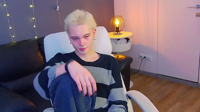 Snapshot of DemianEnglen chatting on January 21, 2025, 12:57 am DemianEnglen online show from January 21, 2025, 12:57 am