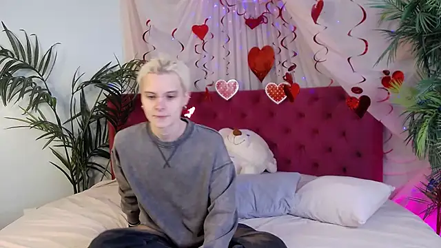 Snapshot of DemianEnglen chatting on February 14, 2025, 9:43 pm DemianEnglen online show from February 14, 2025, 9:43 pm