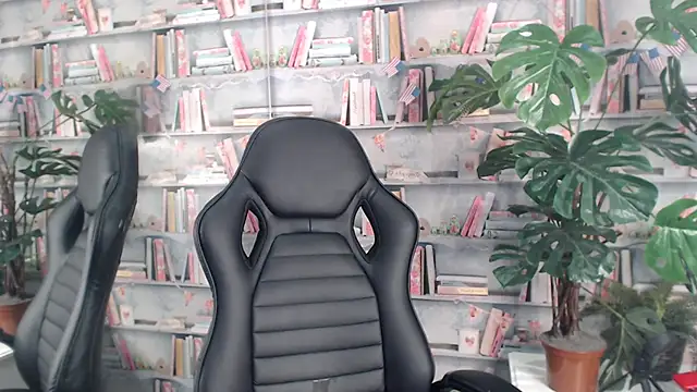 Snapshot of DemianEnglen chatting on March 18, 2025, 11:20 pm DemianEnglen online show from March 18, 2025, 11:20 pm