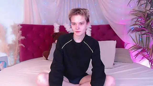 Snapshot of DemianEnglen chatting on October 4, 2025, 10:08 pm DemianEnglen online show from October 4, 2025, 10:08 pm