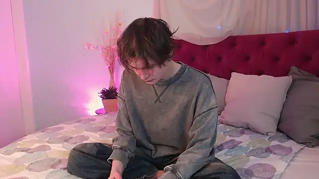 Snapshot of DemianEnglen chatting on April 3, 2026, 11:30 am DemianEnglen online show from April 3, 2026, 11:30 am