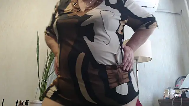 DeniseeRosea online show from April 15, 2026, 7:59 am