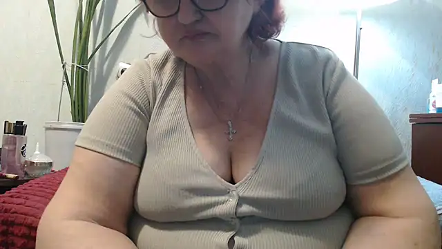 DeniseeRosea online show from April 21, 2026, 5:17 pm