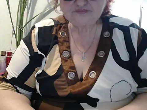 DeniseeRosea online show from May 17, 2026, 5:53 pm