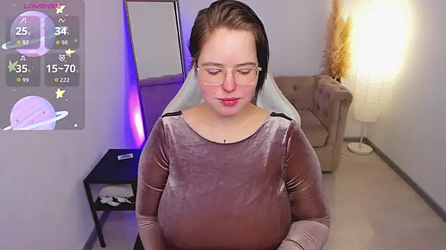 Manic pixie  online show from March 22, 2026, 4:10 pm