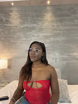 Snapshot of Alaia_Colins chatting on June 22, 2026, 4:20 am Alaia Colins online show from June 22, 2026, 4:20 am