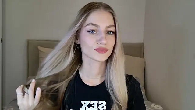 GabriellaOlsen online show from October 18, 2025, 11:33 am