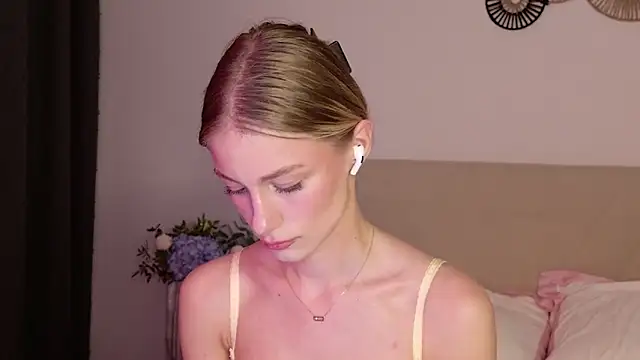 Snapshot of GabriellaOlsen chatting on May 12, 2026, 5:21 pm GabriellaOlsen online show from May 12, 2026, 5:21 pm