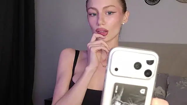 Snapshot of GabriellaOlsen chatting on June 3, 2026, 4:12 pm GabriellaOlsen online show from June 3, 2026, 4:12 pm