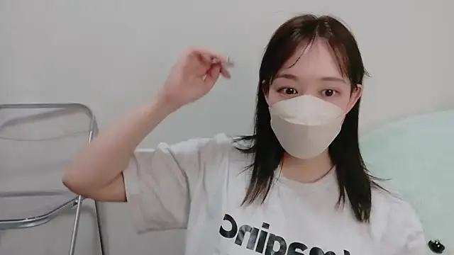Snapshot of mio7635 chatting on August 1, 2026, 2:27 pm mio7635 online show from August 1, 2026, 2:27 pm