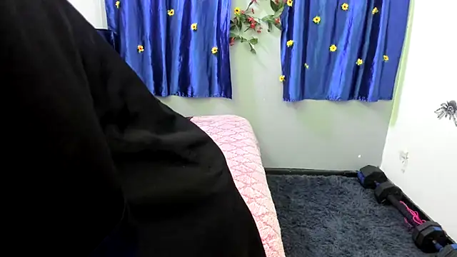 ShairaMarss online show from November 16, 2025, 12:11 pm