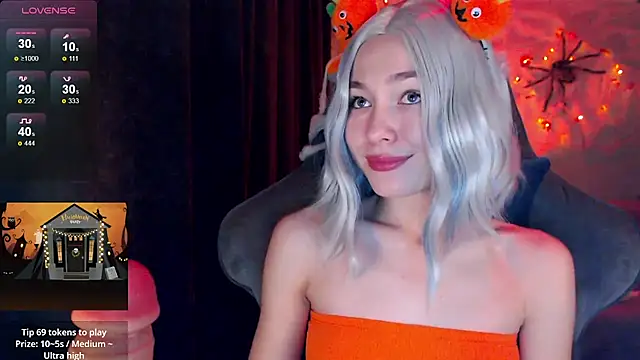 Ohmy Nora  online show from November 1, 2025, 1:57 pm