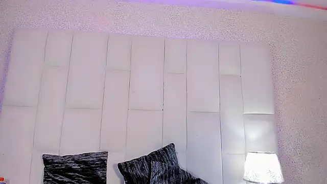 Angeles Busst online show from October 24, 2025, 8:49 pm