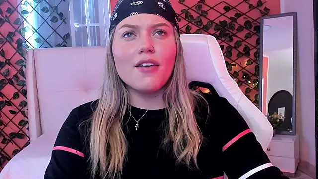 alaia greyy online show from April 9, 2026, 1:38 pm