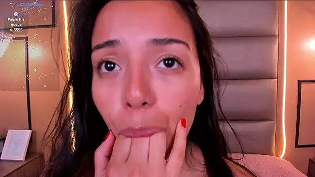 CAYLINCOLLINS online show from February 22, 2025, 10:07 am