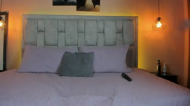 Melody thonson online show from March 7, 2025, 10:02 am