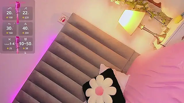 CamiiGarcia online show from October 6, 2025, 11:35 pm