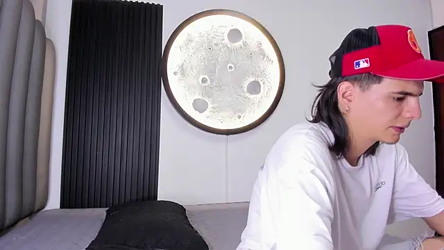 Martshall09 online show from October 16, 2025, 8:21 pm