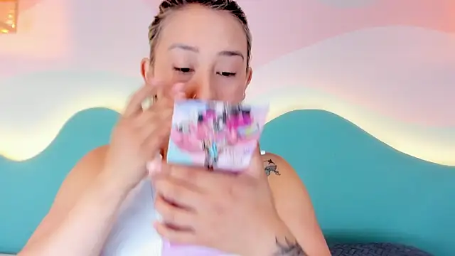 Lannajansen online show from November 24, 2025, 1:11 pm