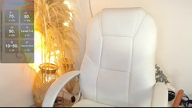 Snapshot of Sofi_BBW chatting on June 5, 2026, 12:55 pm Sofi BBW online show from June 5, 2026, 12:55 pm