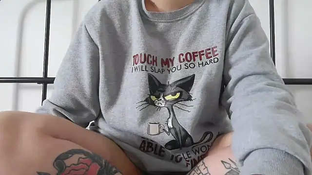 bunnyfox420 online show from April 14, 2026, 4:02 pm