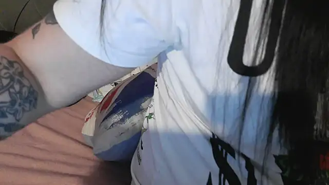 bunnyfox420 online show from April 18, 2026, 7:07 pm