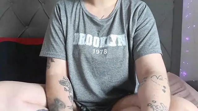 bunnyfox420 online show from April 20, 2026, 3:04 pm