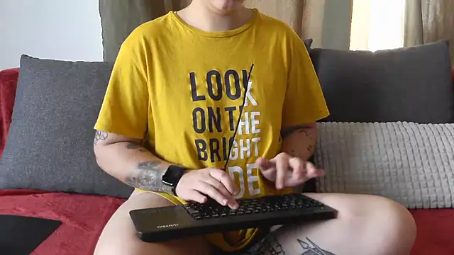 bunnyfox420 online show from May 23, 2026, 12:42 pm