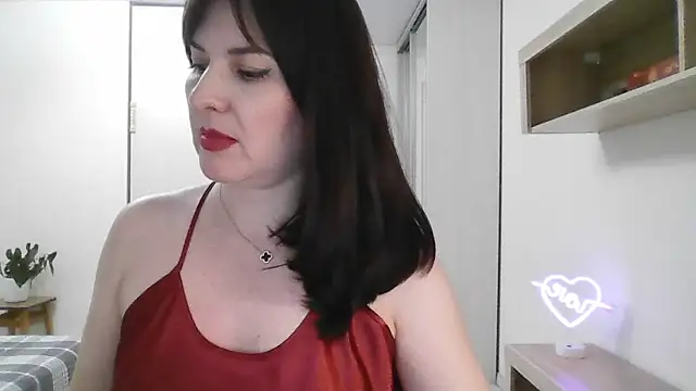 Victoria Glam online show from February 11, 2025, 10:07 pm