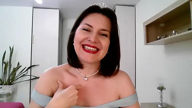 Victoria Glam online show from April 14, 2026, 2:01 pm