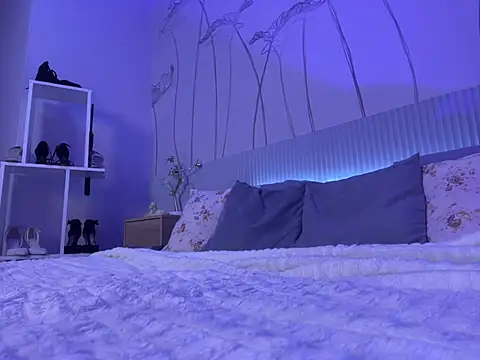 Molli Luv online show from February 25, 2025, 12:55 pm