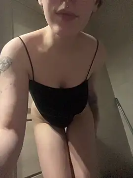 Molli Luv online show from January 14, 2026, 5:07 pm