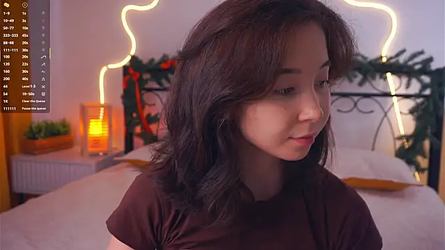 VeronaCritchlow online show from March 12, 2026, 7:03 am