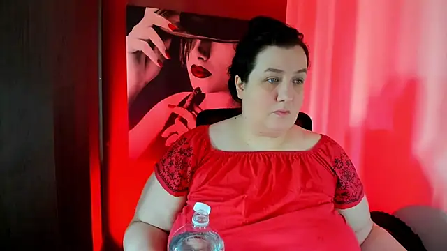 Snapshot of QueenOfHaze chatting on July 10, 2026, 10:51 am QueenOfHaze online show from July 10, 2026, 10:51 am