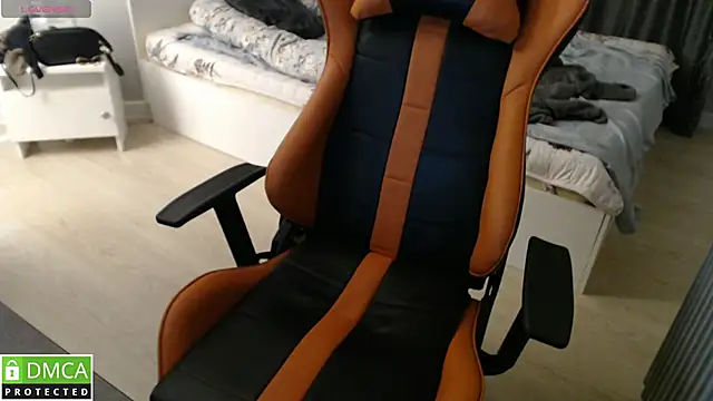 crystalyss online show from March 15, 2025, 1:30 am