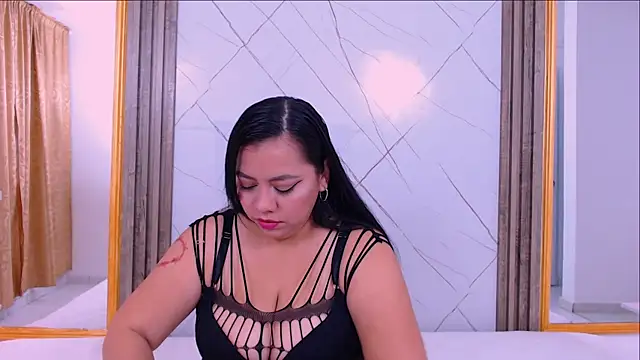 AmmyPike1 online show from February 18, 2025, 12:17 pm