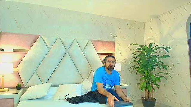 anastasia marco online show from February 11, 2025, 12:05 pm