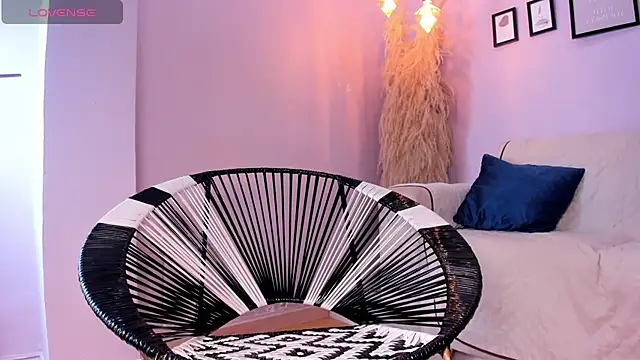 alana rossetti online show from September 18, 2025, 12:40 pm