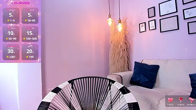 alana rossetti online show from September 23, 2025, 12:52 pm