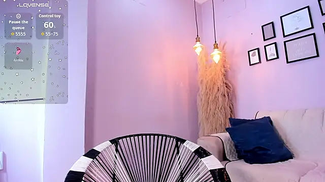 alana rossetti online show from September 24, 2025, 12:52 pm